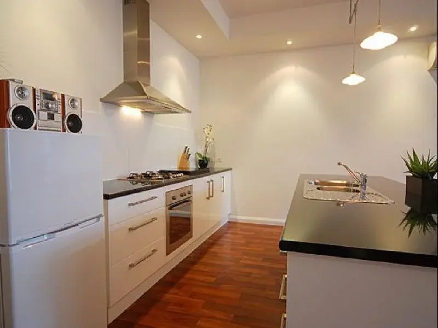 Courtyard Complex Serviced Apartments