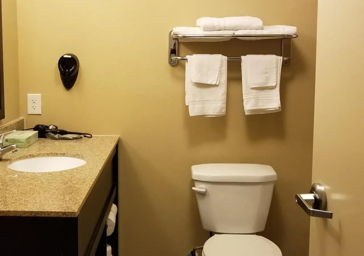Cotulla Express Inn