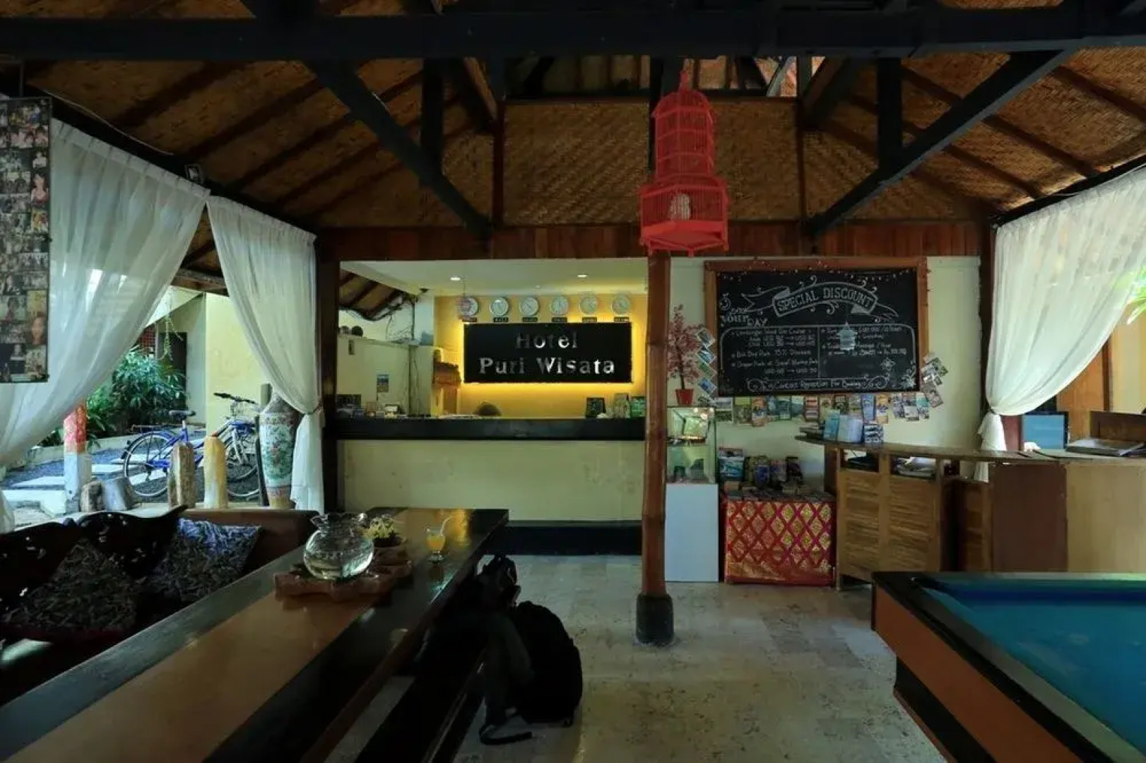 RedDoorz Near Double Six