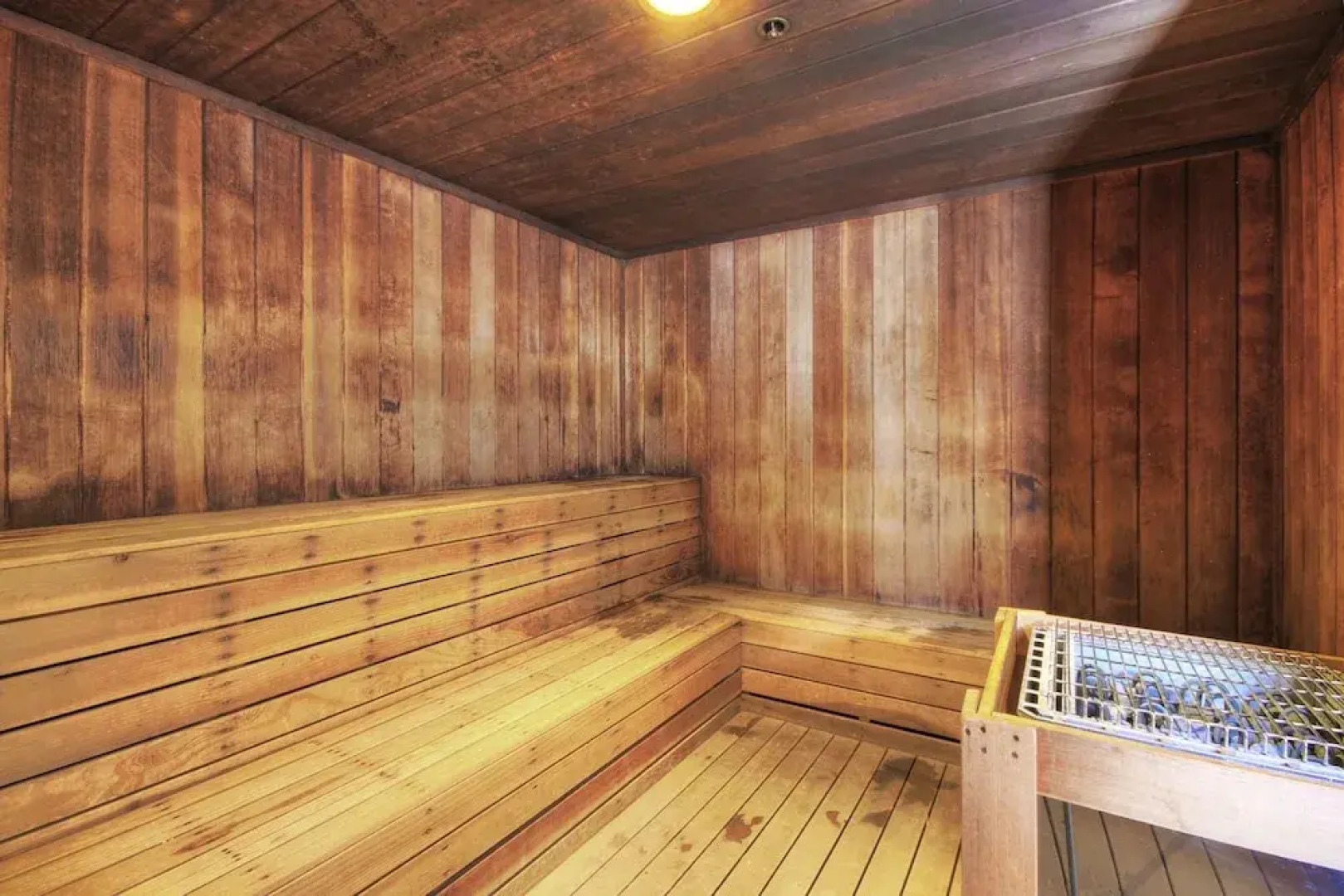 Warm 1br Slopeside Escape - Steps To Main St + Winter Fun! 1 Bedroom Condo by RedAwning