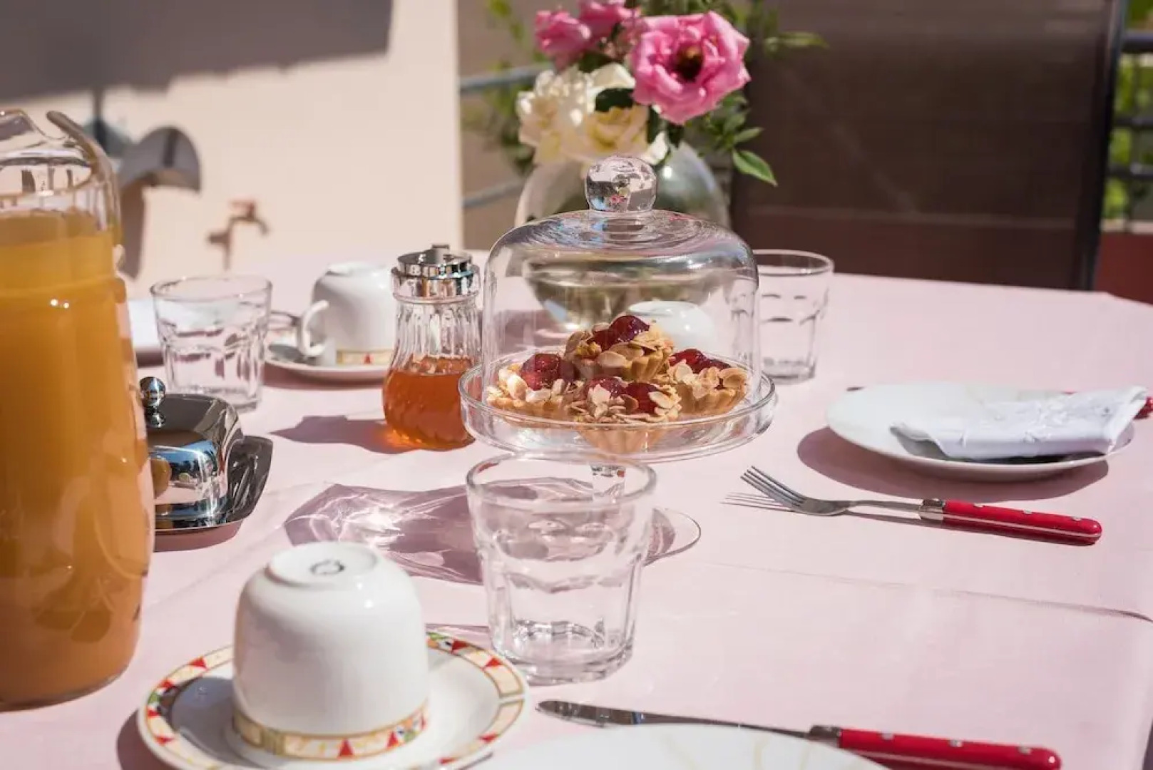 Steps to the Beach Spacious Home-Parking