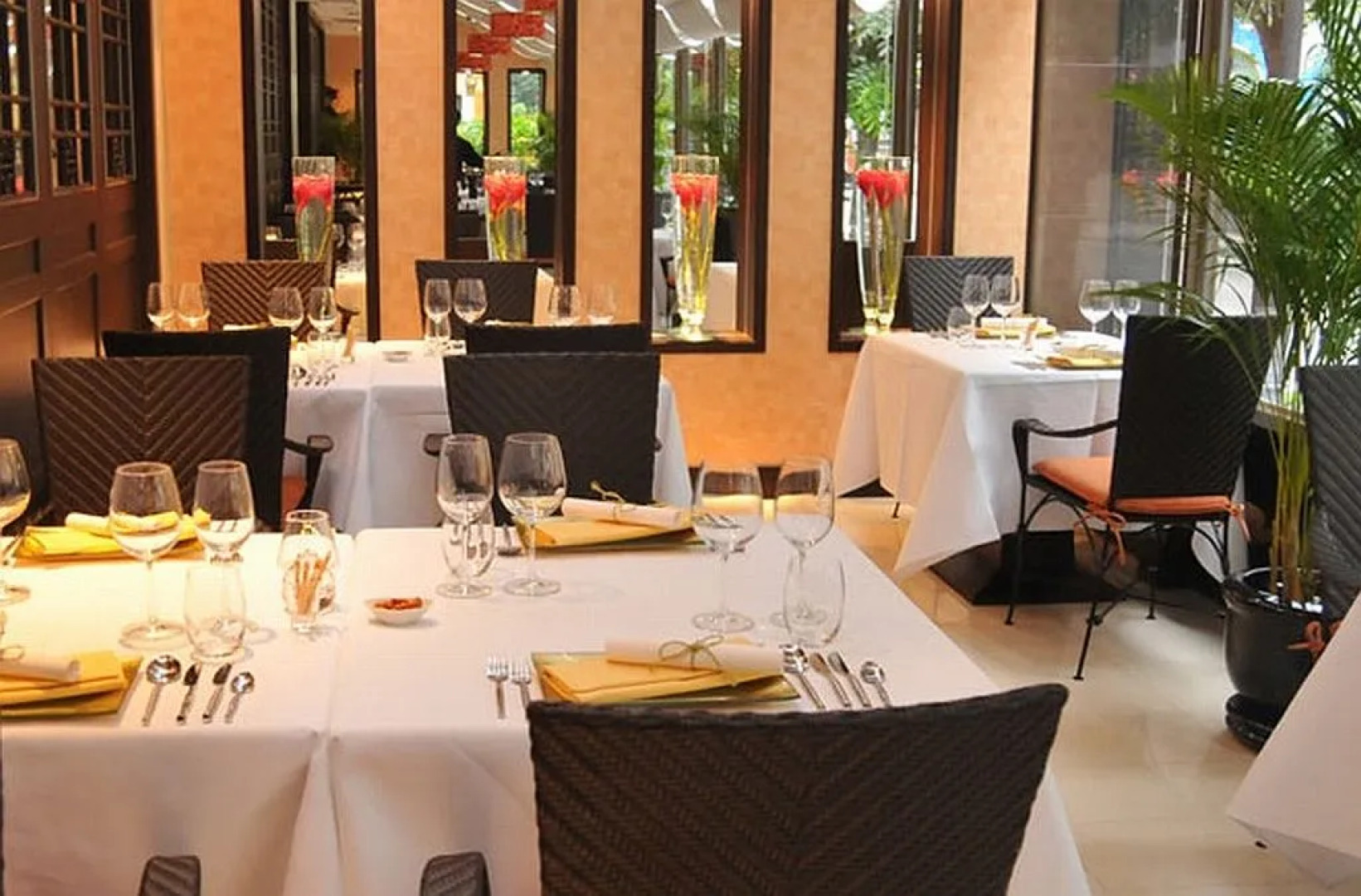 Bandara Silom Suites