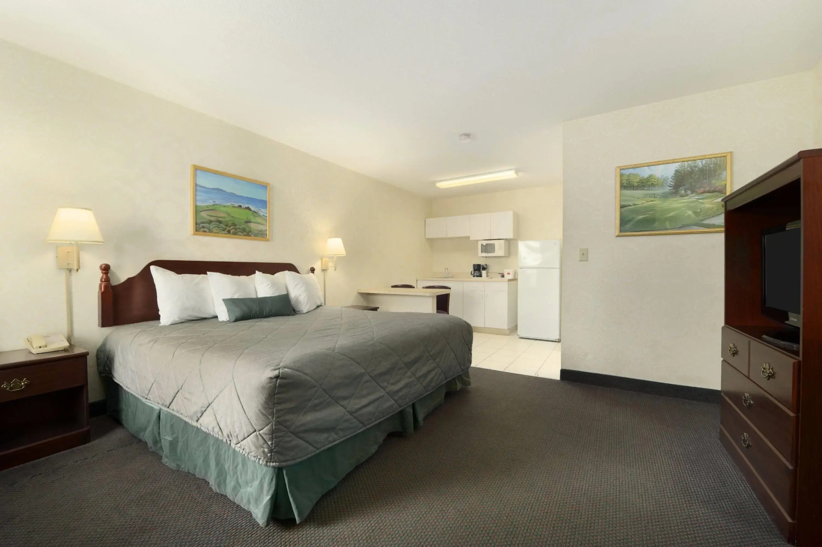 Days Inn by Wyndham Augusta / Fort Eisenhower