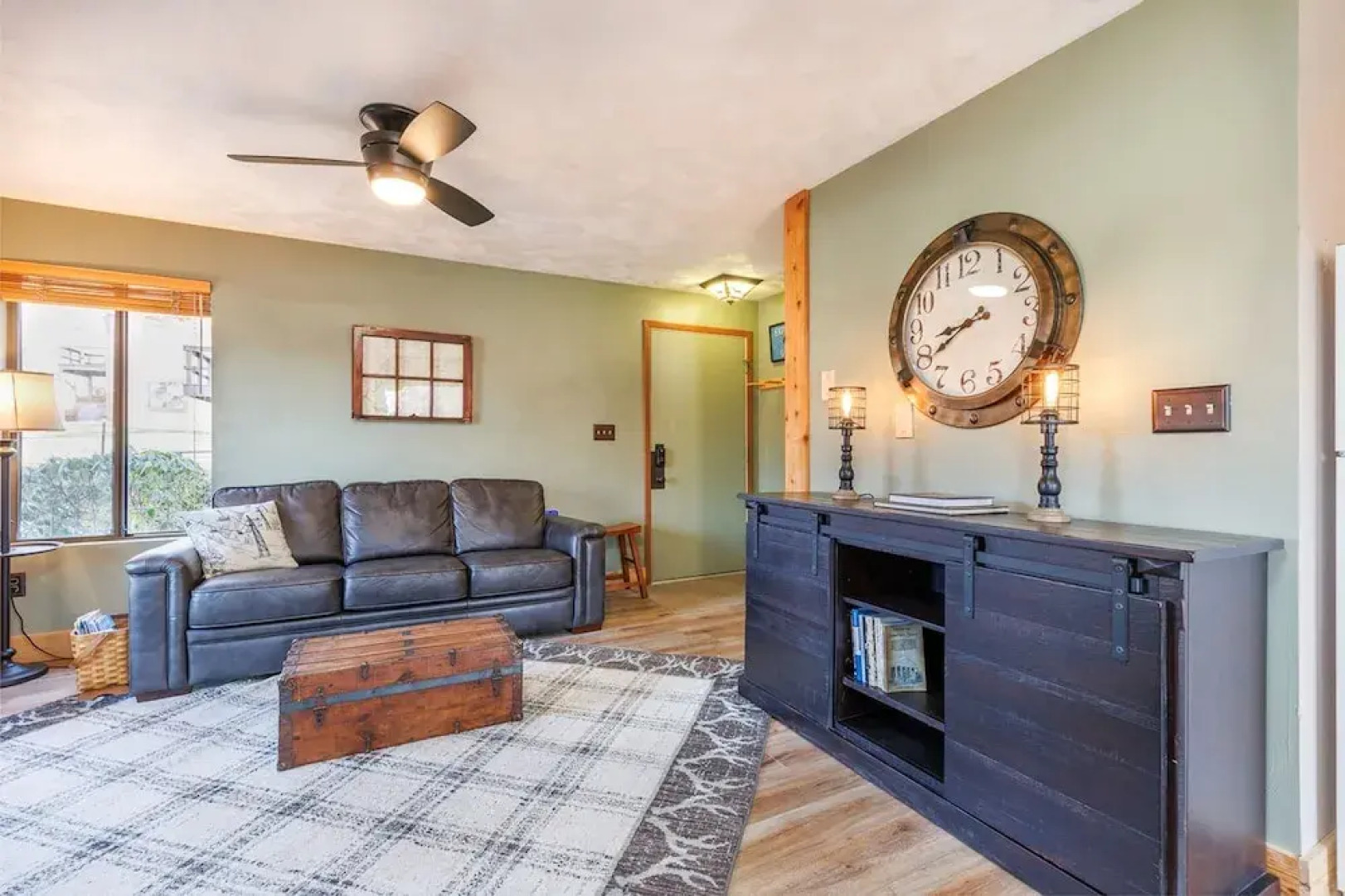 Swiss Mountain 1 Bedroom - Premier Unit with Patio by RedAwning