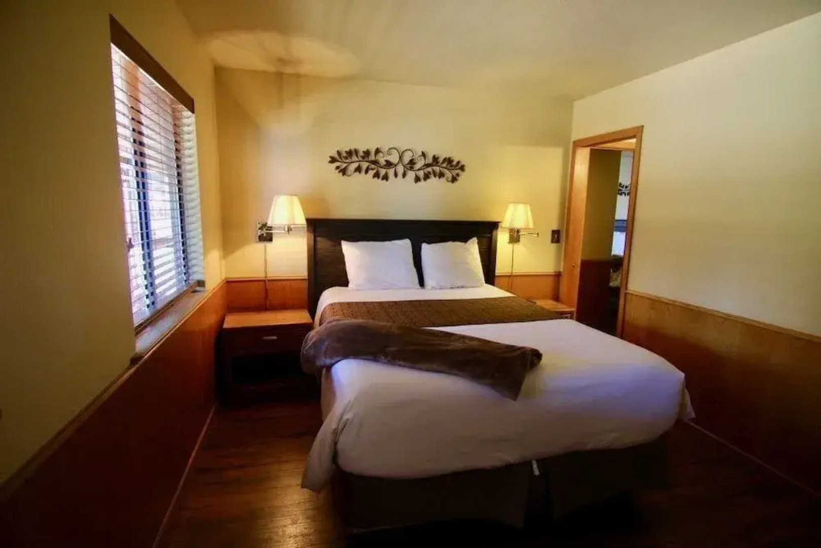 Edgelake Beach Club by Coolvacay