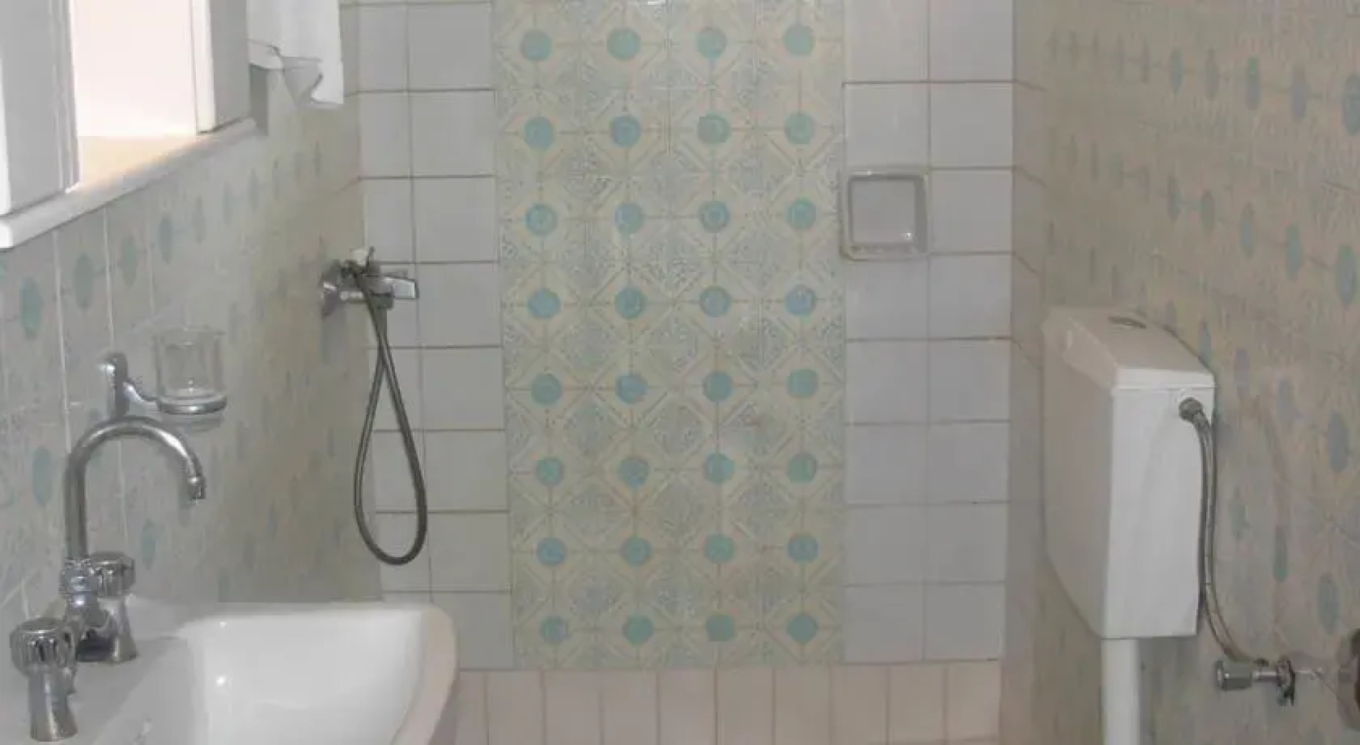 Harrys Bar & Apartments 2