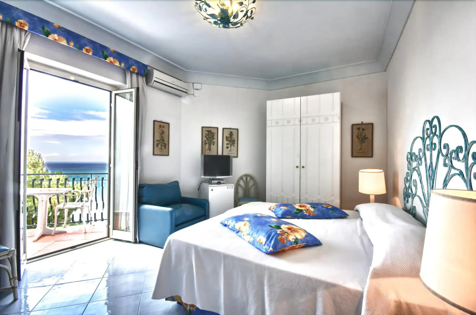 Villa Hibiscus Beach Club