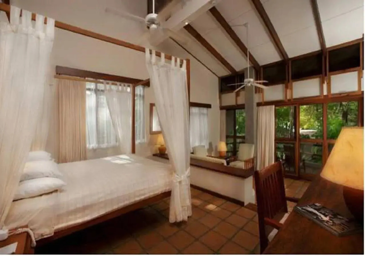 Capitán Suizo Beachfront Boutique Hotel