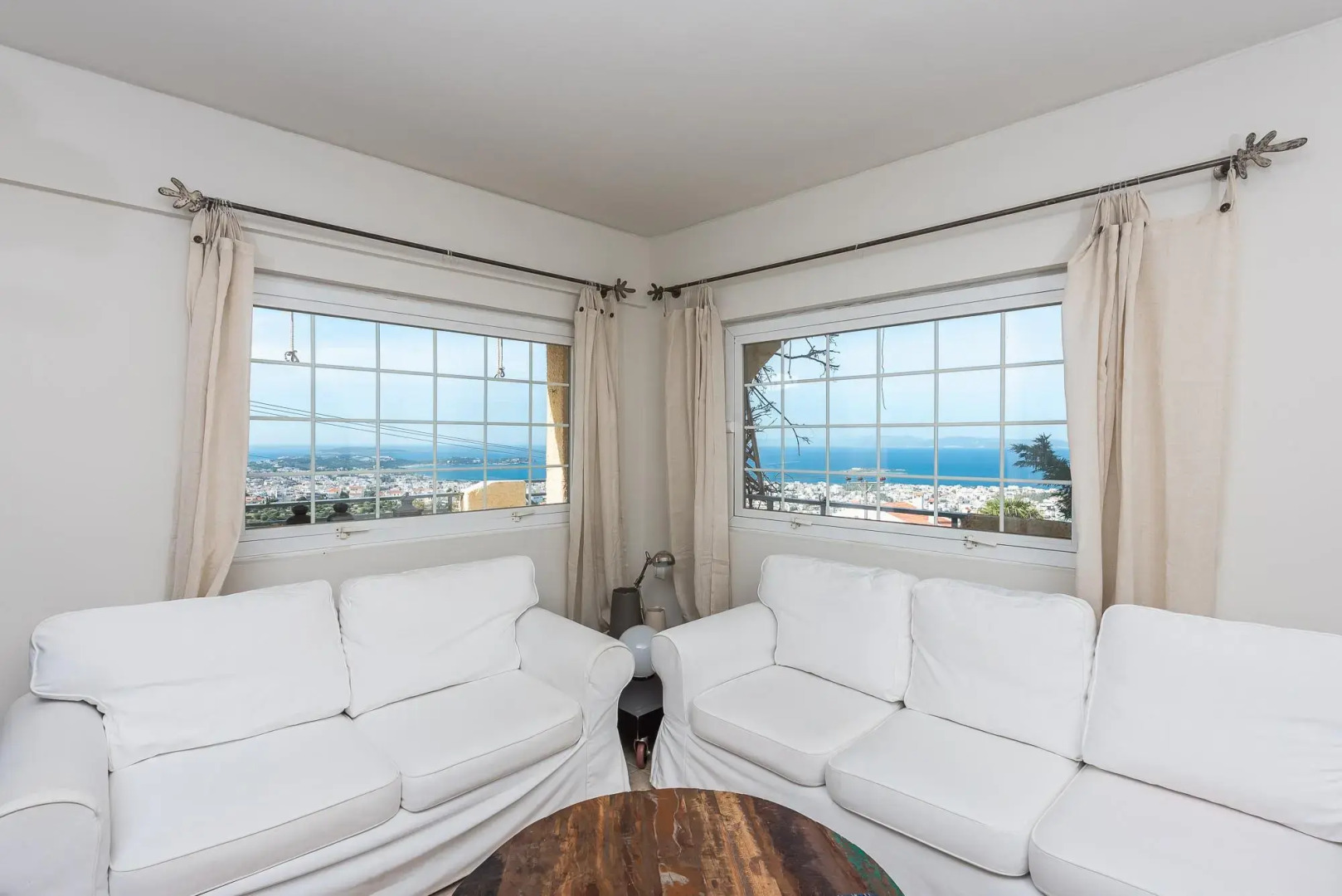 Luxury Home With Jacuzzi and Spectacular Sea Views for 8 Guests