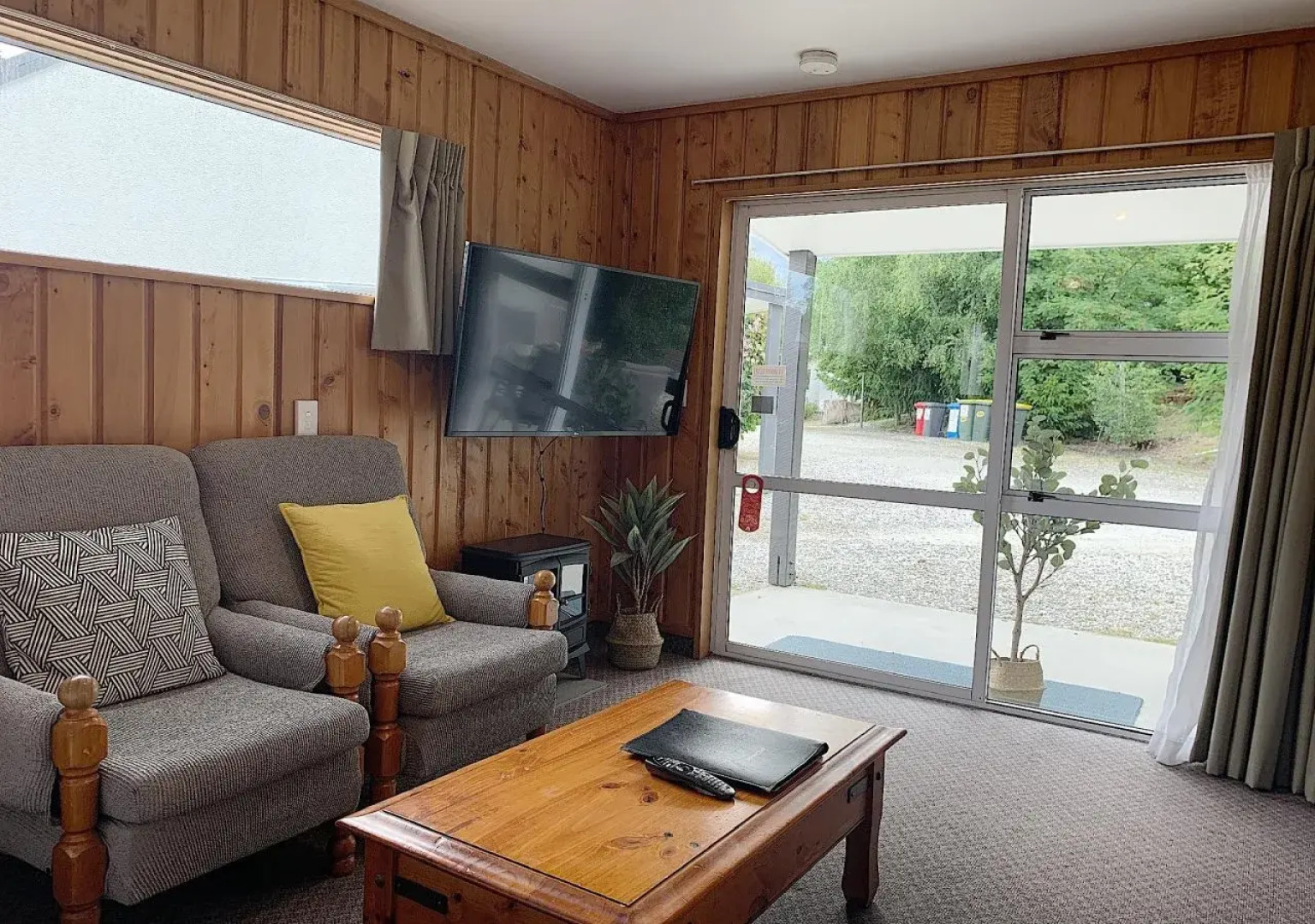 Archway Motel & Chalets