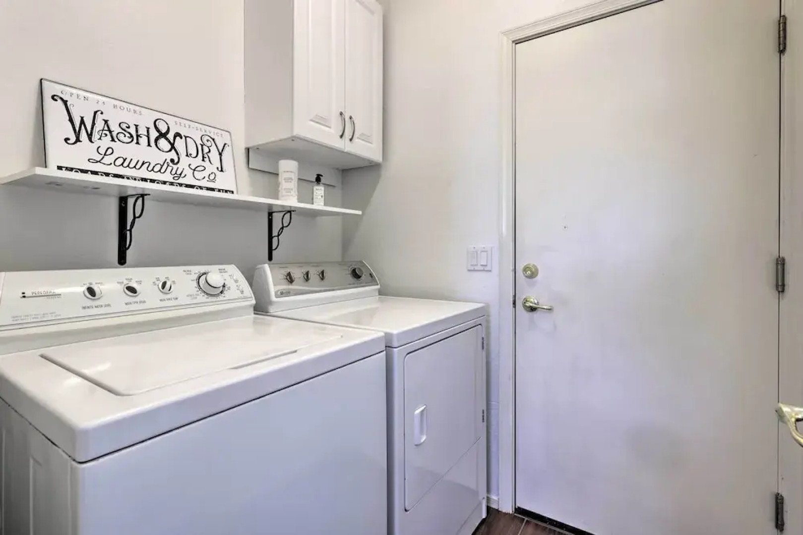 1/2 Mi to Lake: Home w/ Hot Tub & Pool in Goodyear