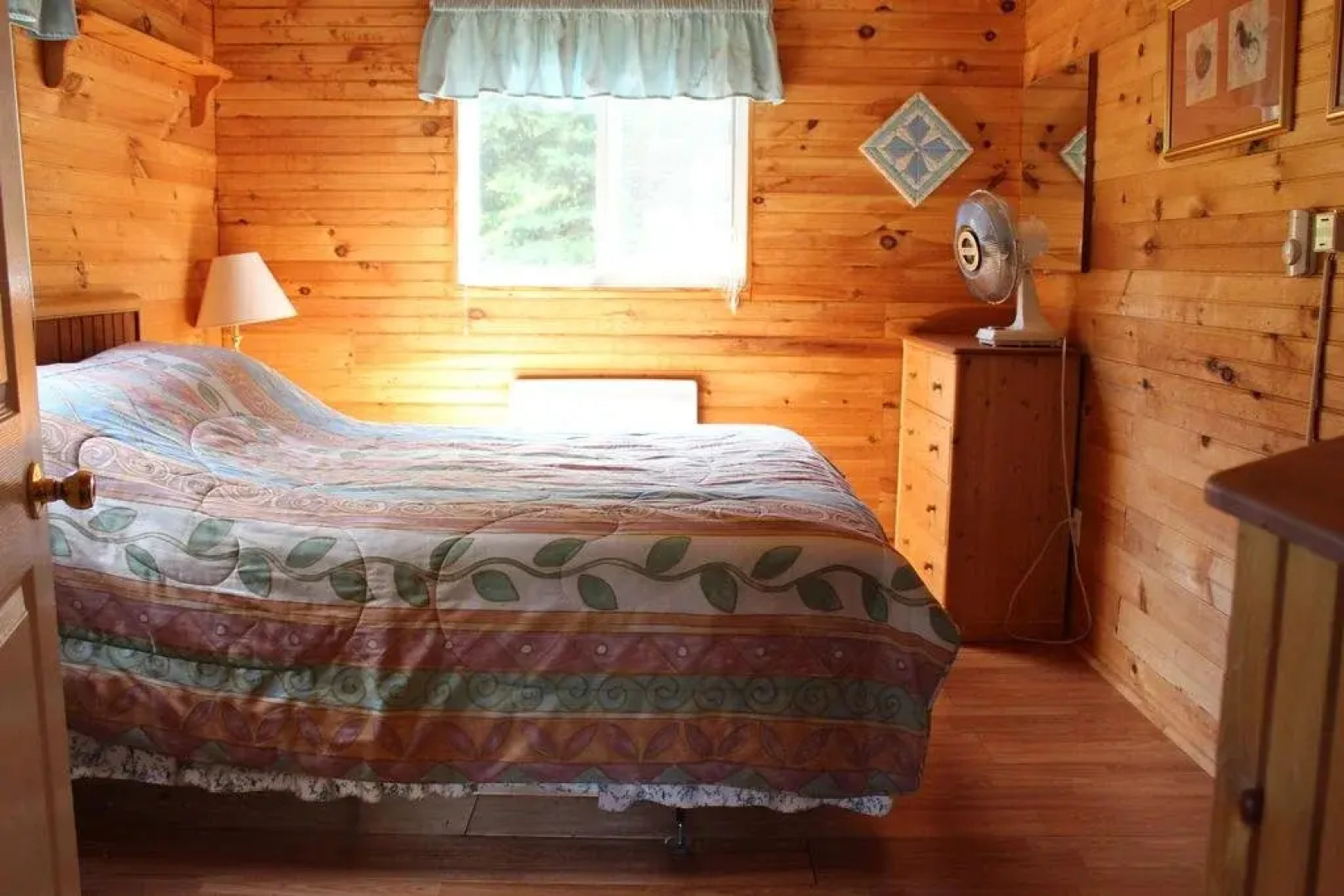 Parkside Cottages and Suites