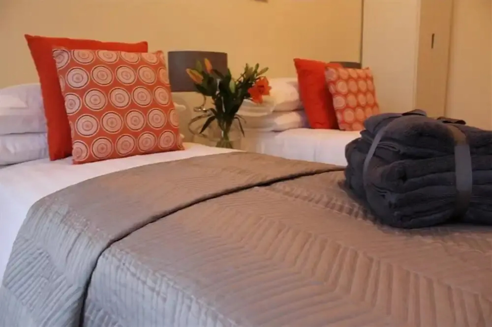 The Eisteddfod - Berwyn House - Central Wrexham - Sleeps Up To 5