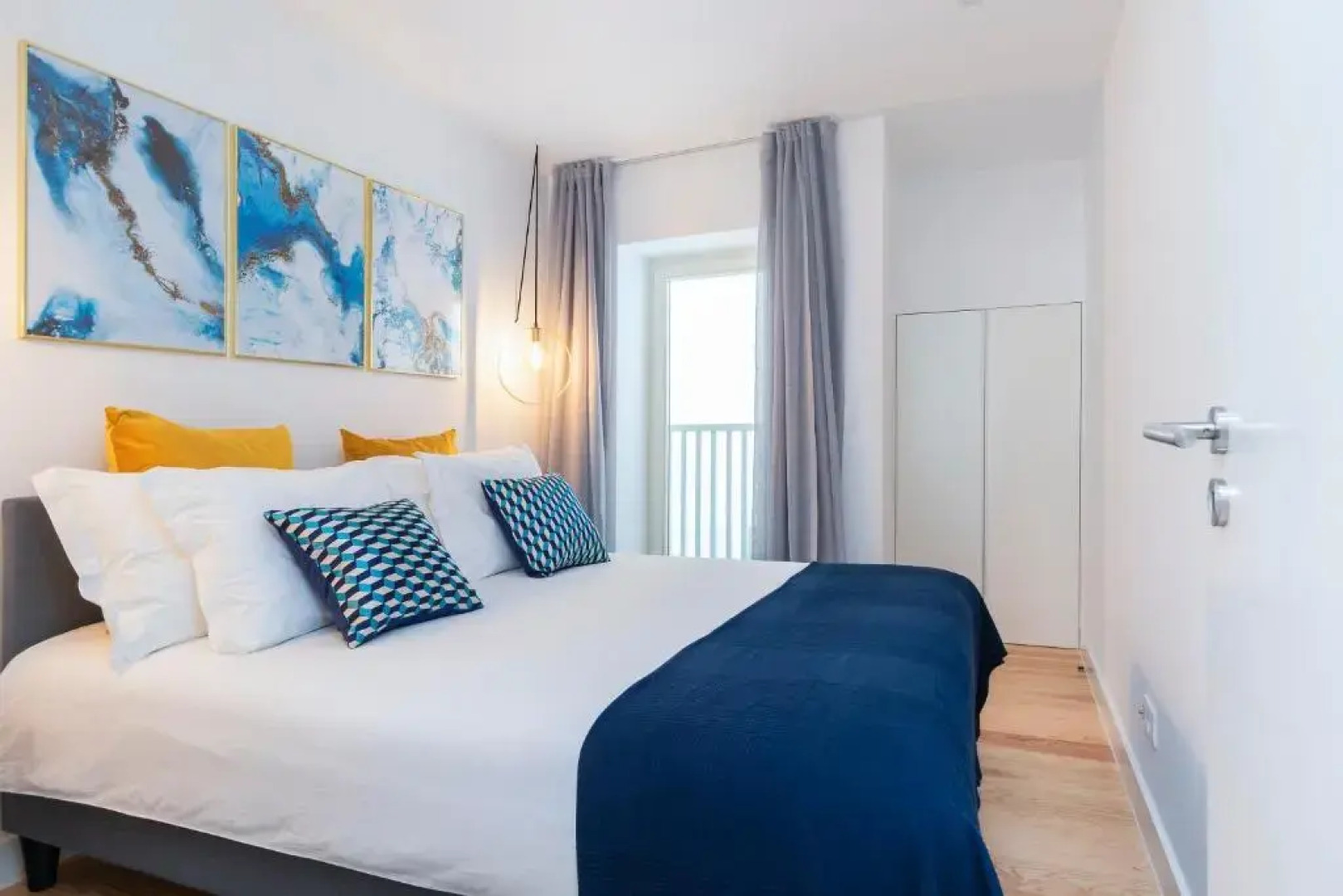 Lisbon Bica Suites Apartments