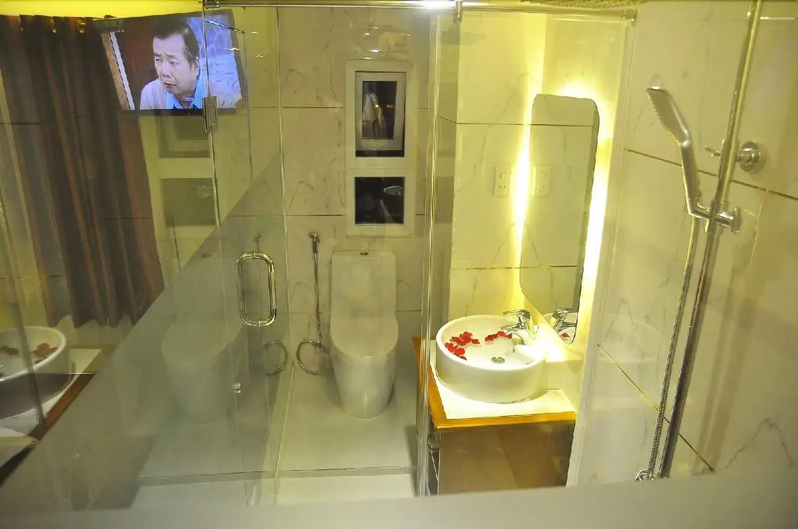 Art Deluxe Hotel