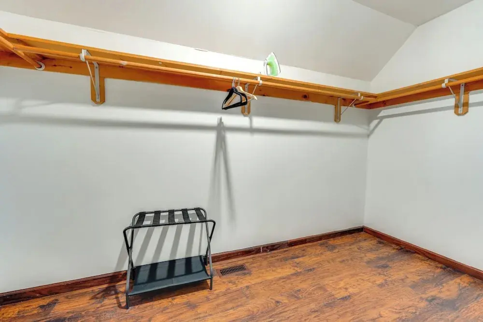 Tannersville House: Bar & Deck, 2 Mi to Ski Resort
