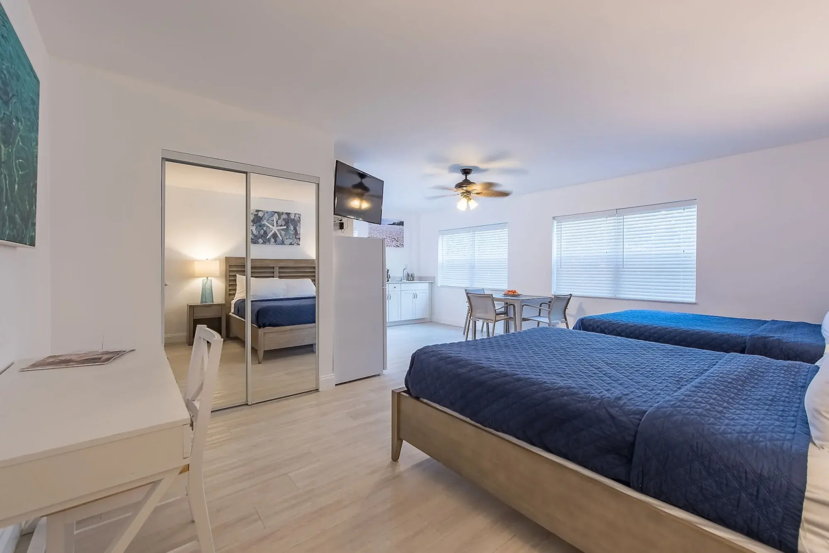 Sea Beach Plaza - Near Jungle Queen Riverboat