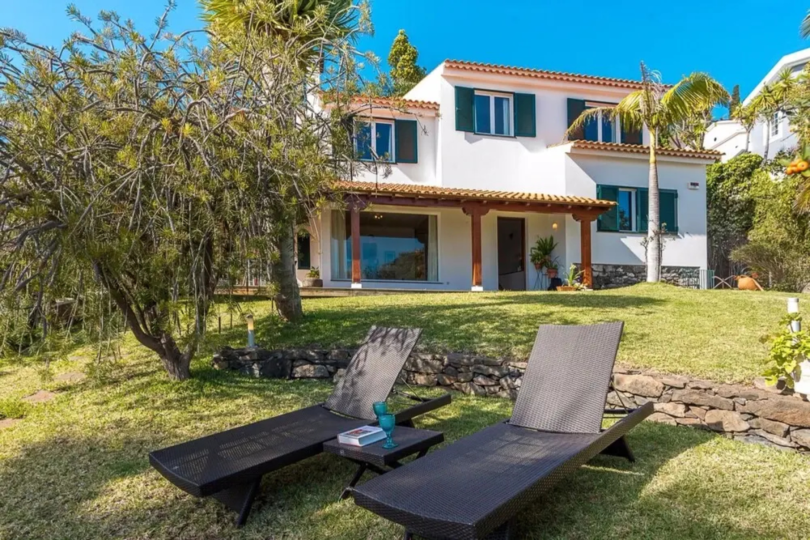 Casa da Fonte do Mar by MHM