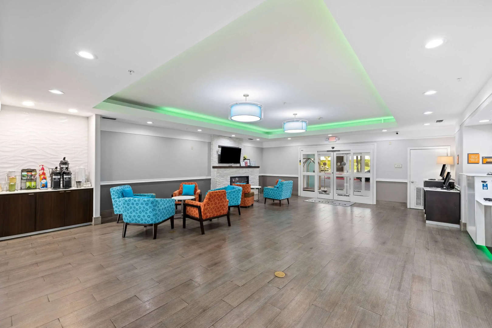 La Quinta Inn & Suites by Wyndham Raymondville