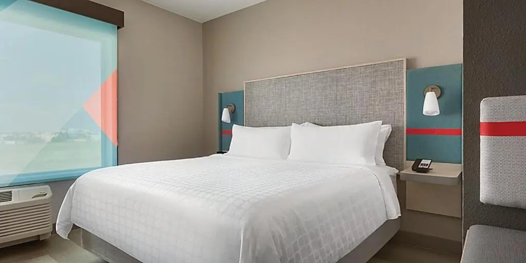avid hotel Detroit Warren by IHG
