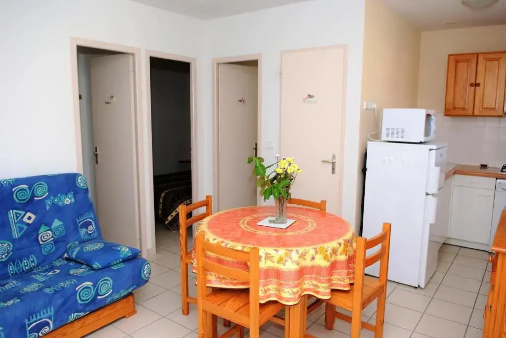 Maison de 2 chambres avec piscine partagee terrasse amenagee et wifi a Estang