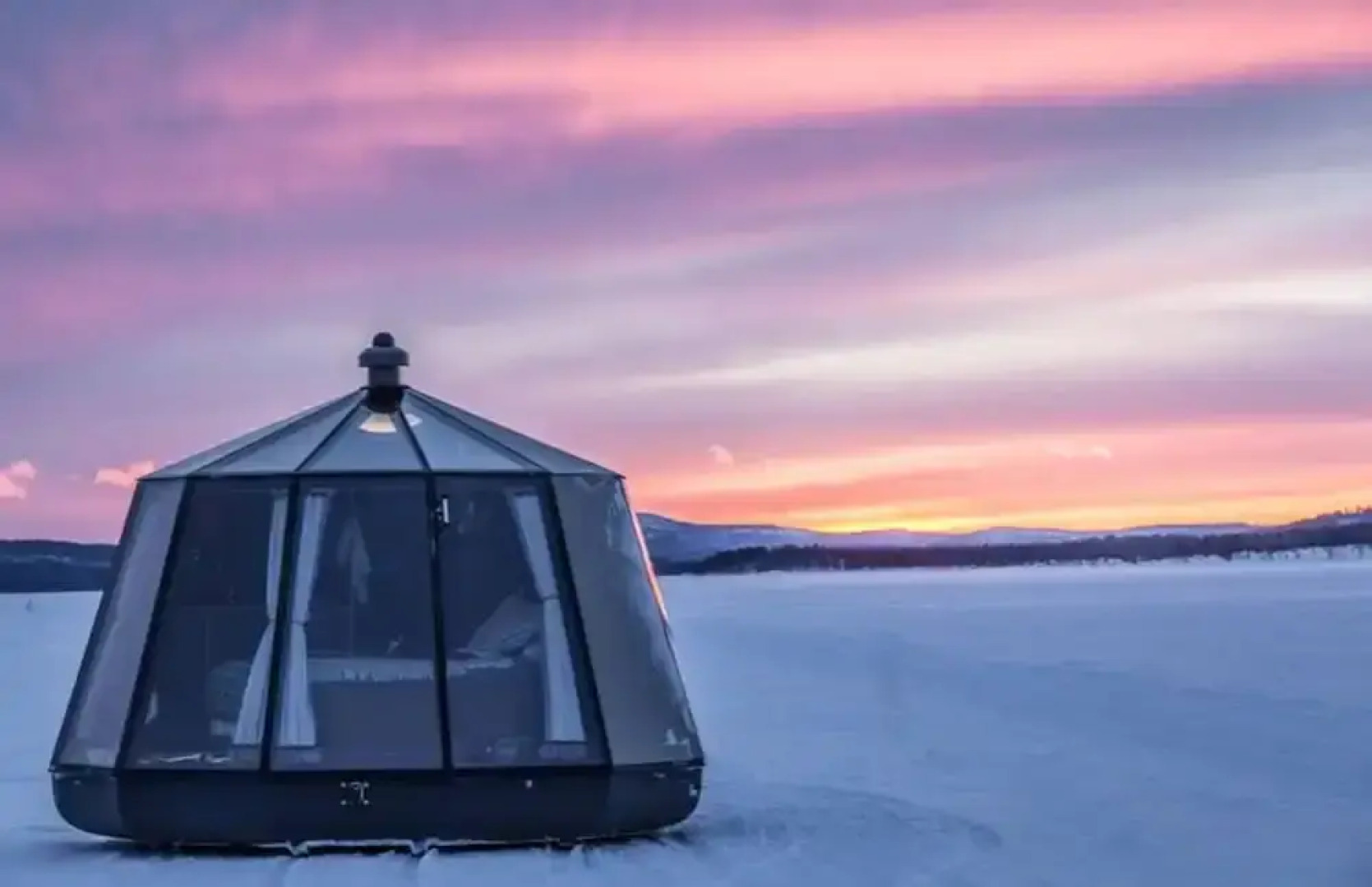 Room in Lodge - Peace & Quiet Hotel Floating Glass Room for 2 Guests Experience Northern Lights
