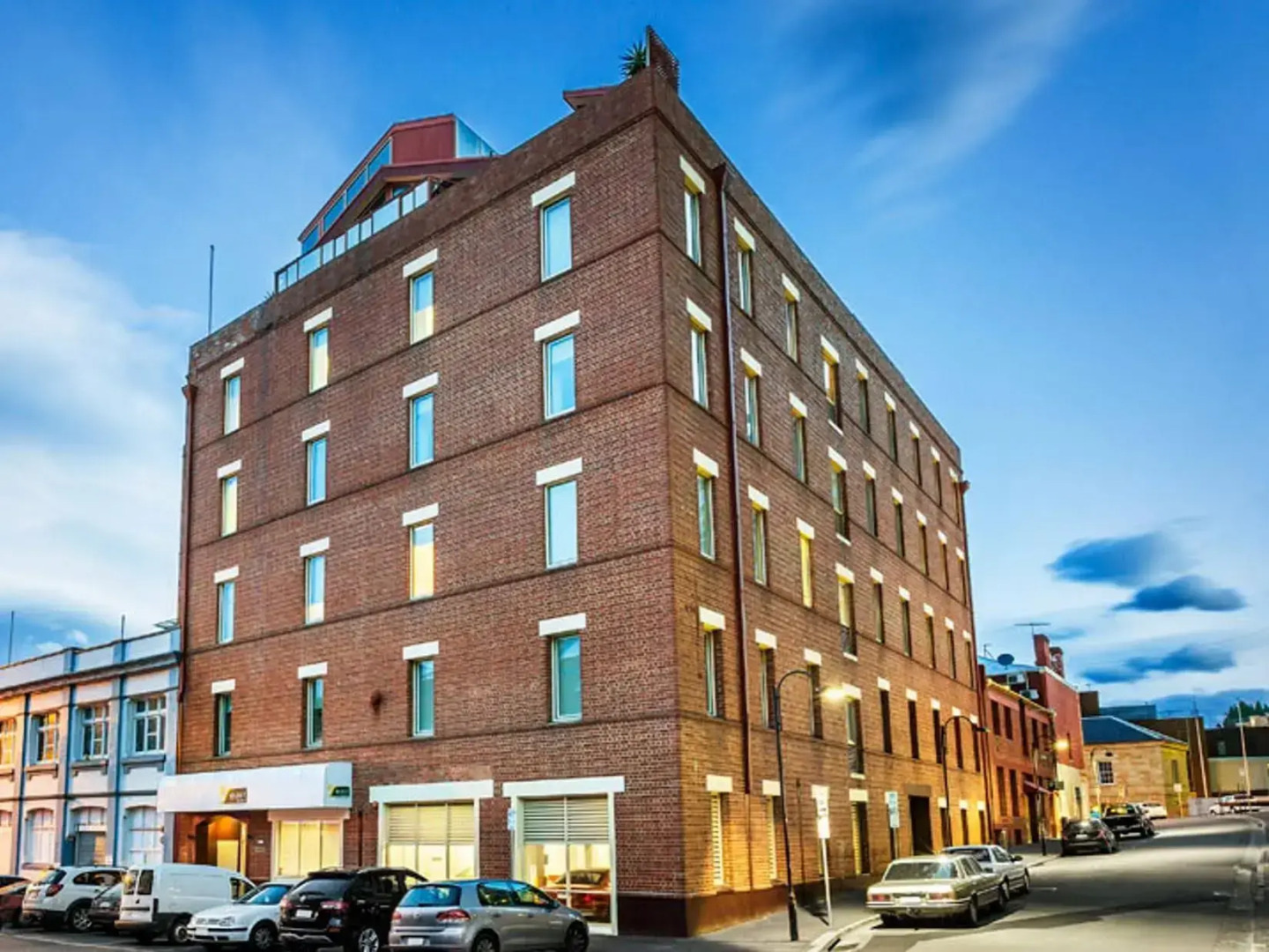 Quest Waterfront Apartment Hotel 