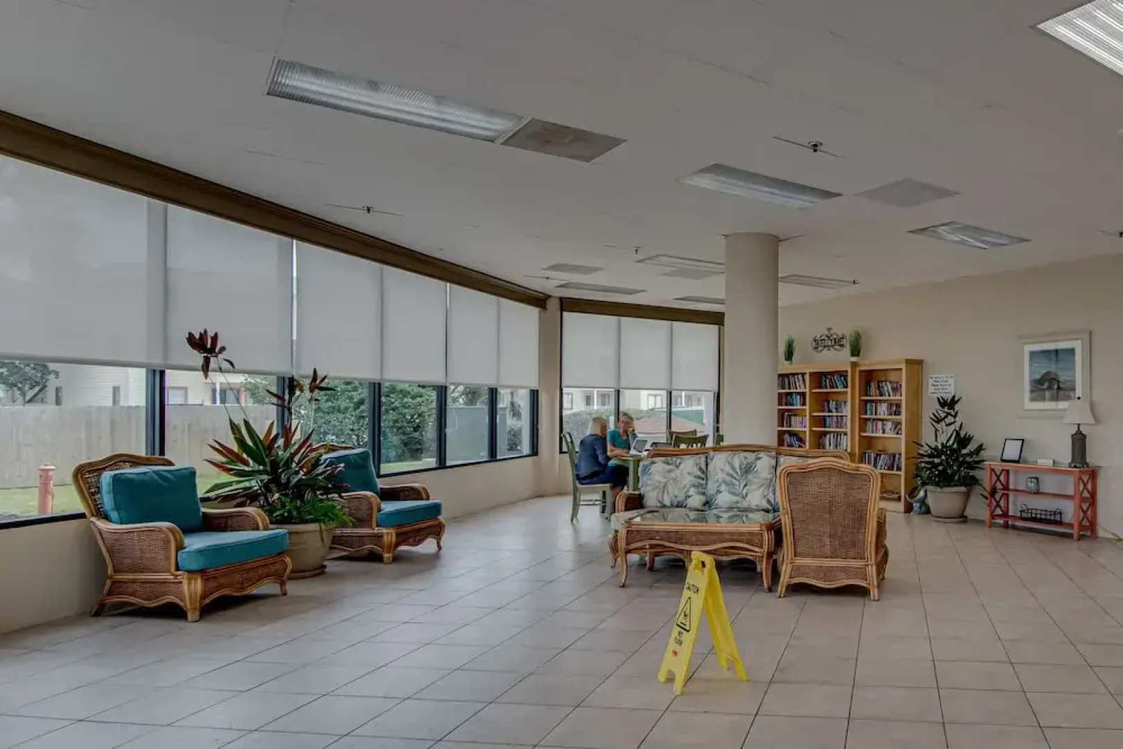 Royal Gulf Beach & Racquet Club 5802 Condo by RedAwning