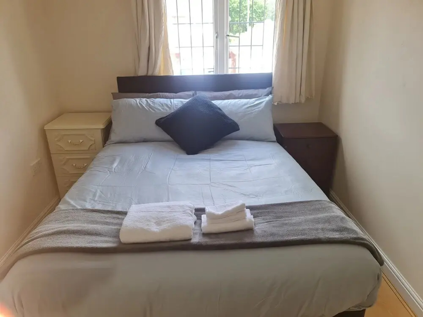 Stunning 4-bed House in Walsall