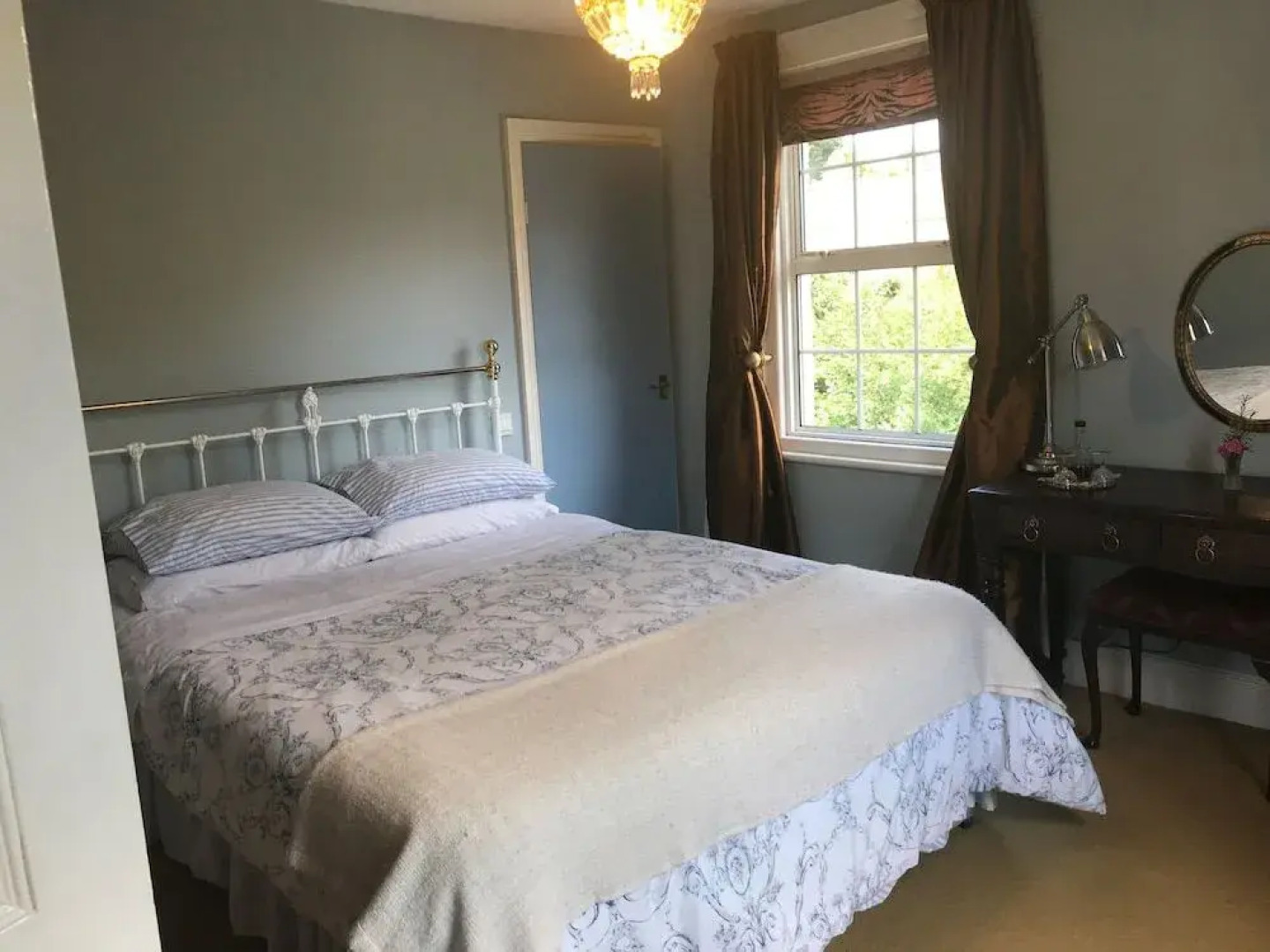 Holly House Bed & Breakfast