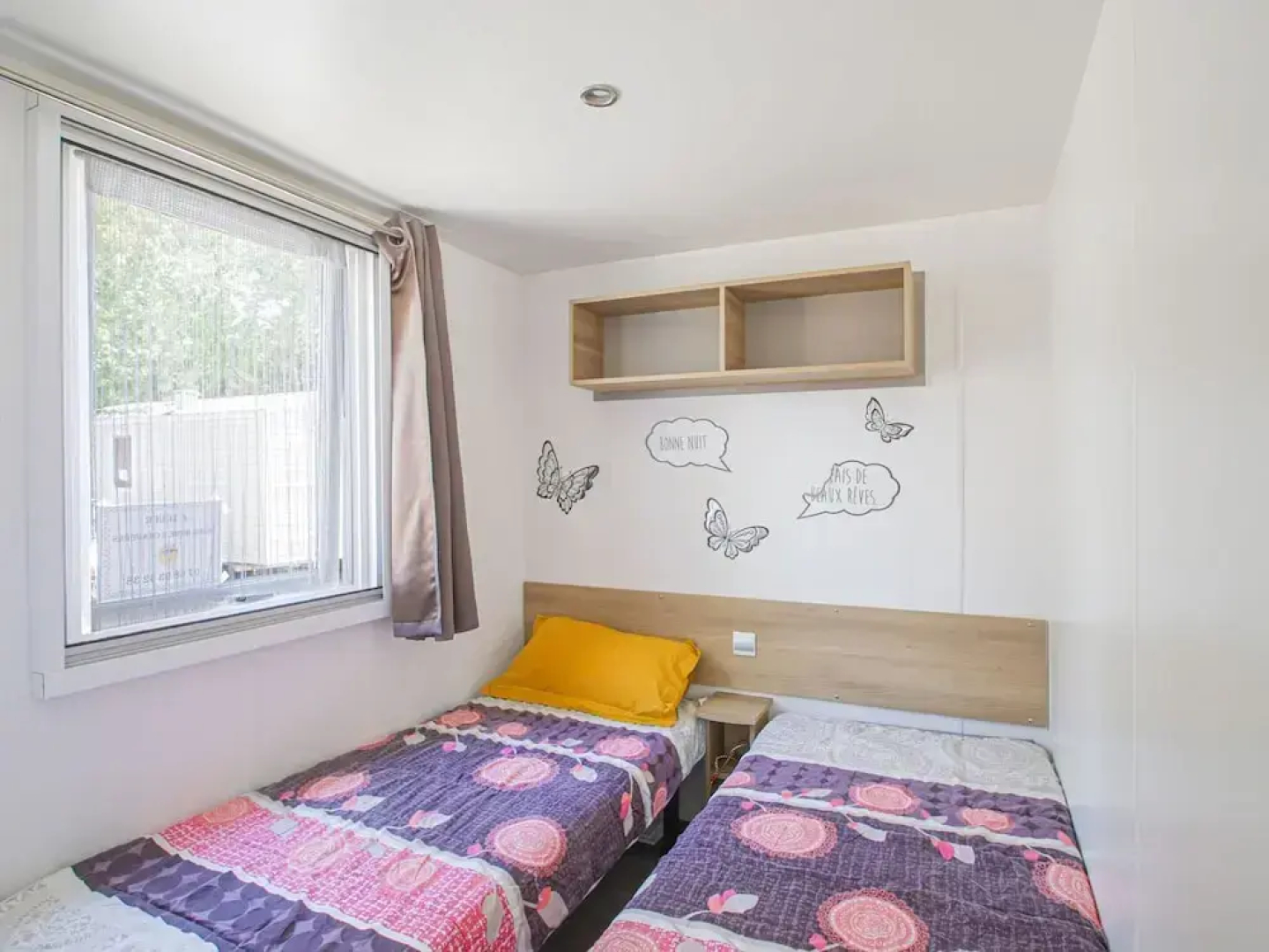 Swanky Mobile Home in Saint Jean de Monts Near Seabeach