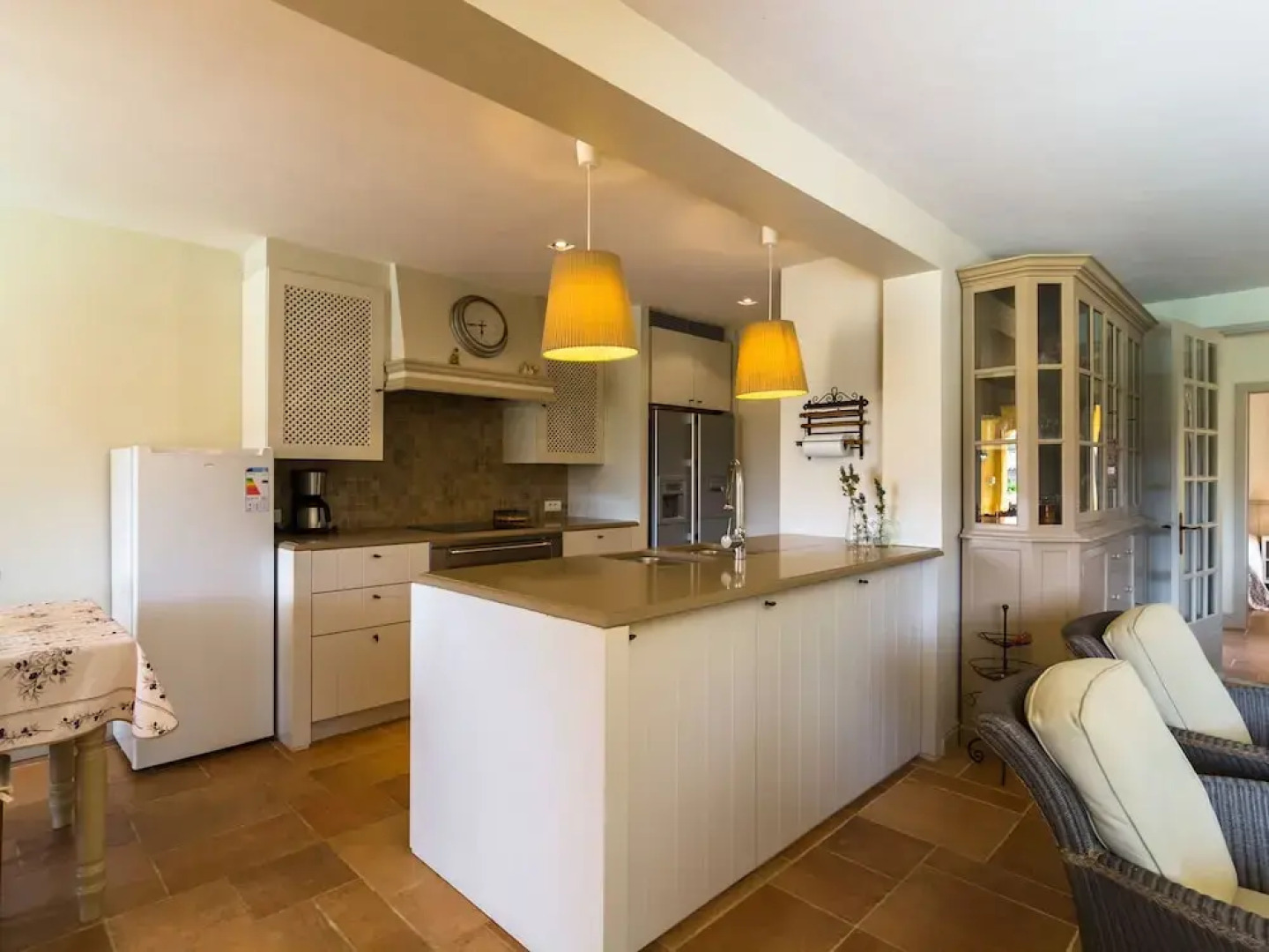 Beautiful, Spacious Villa With Private Swimming Pool Near Recreation Lake Lac de Castillion