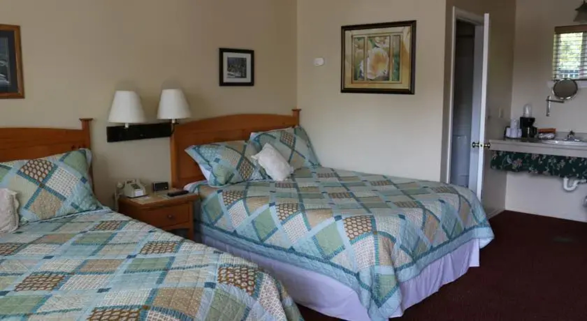 Whispering Firs Motel