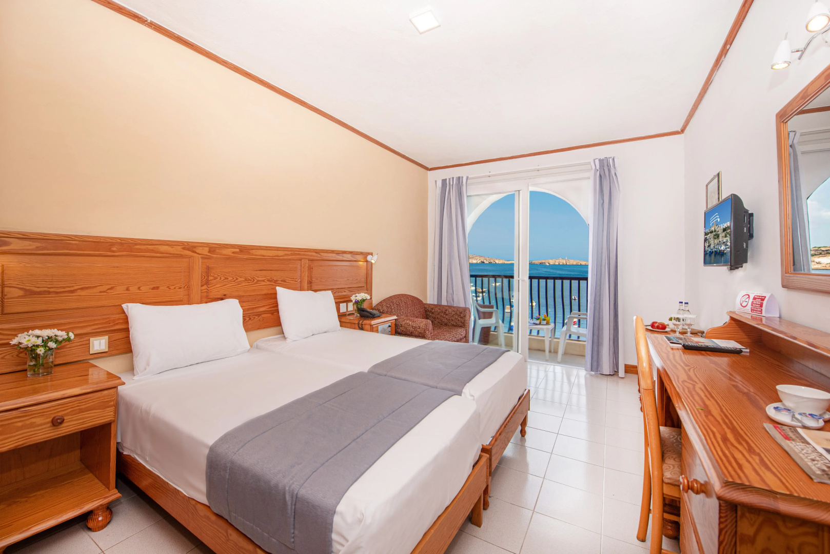 Gillieru Harbour Hotel