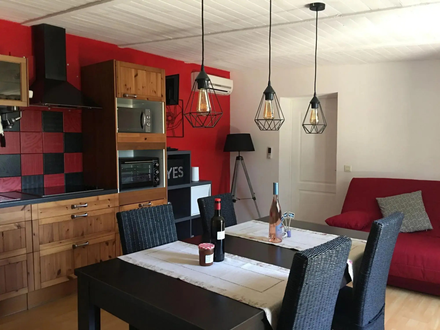 Villa With Private Pool and Enclosed Garden Between the Vineyards and Hiking Trails