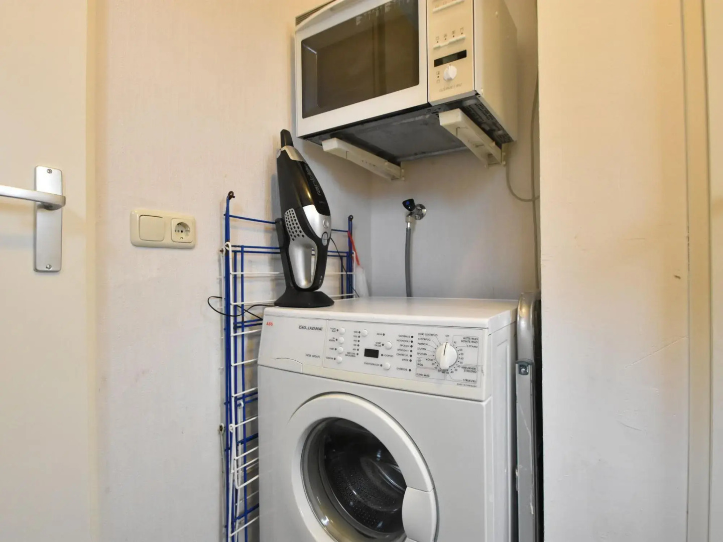 Quaint Holiday Home in Zonnemaire With Roofed Terrace