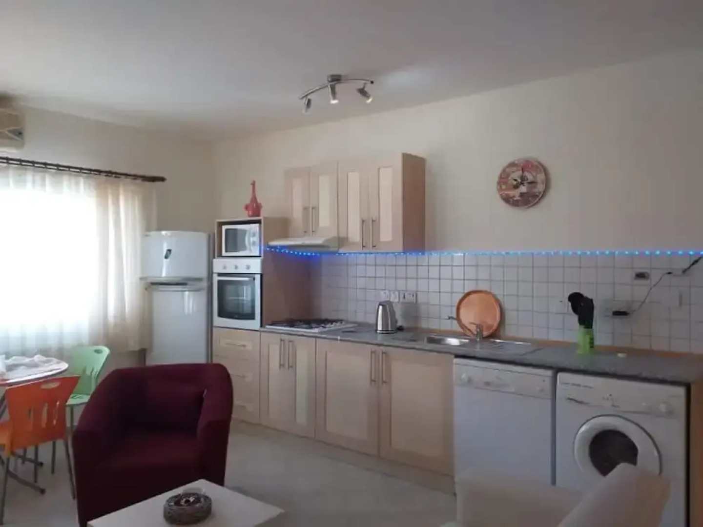 Sunrise Beach Club-sleeps 6-aircon-sea View