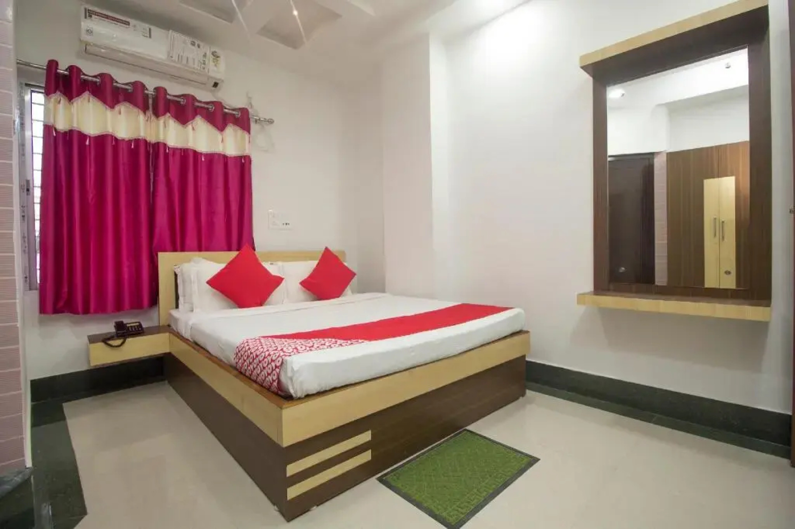 Greater Kailash The Palace By OYO Rooms