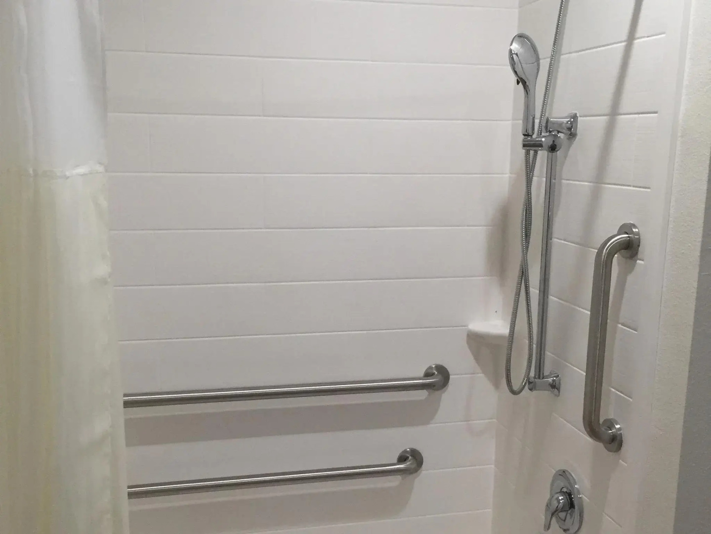 Americas Inn and Suites IAH North