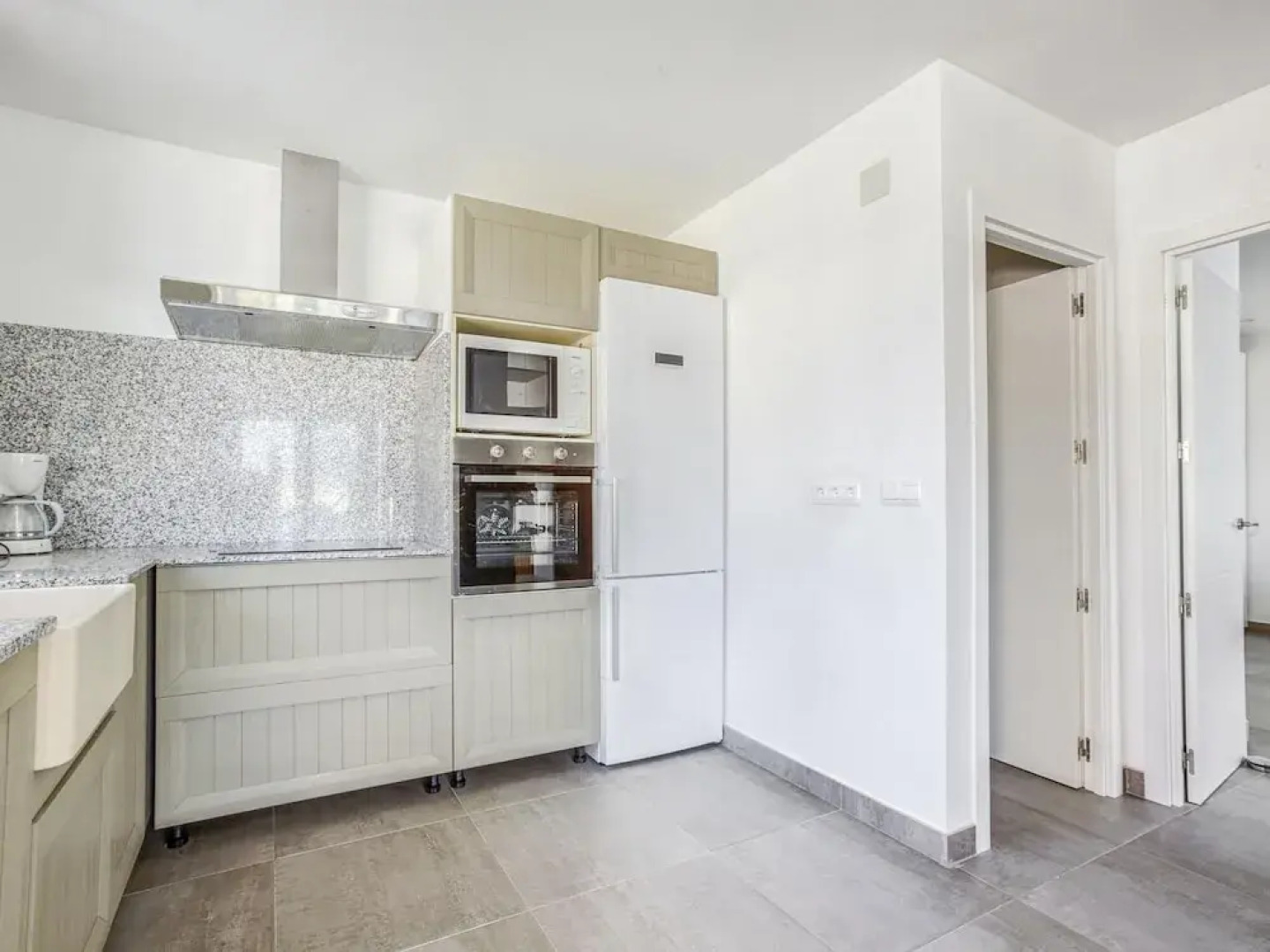 Attractive Villa in Caleta de Vélez with Private Pool