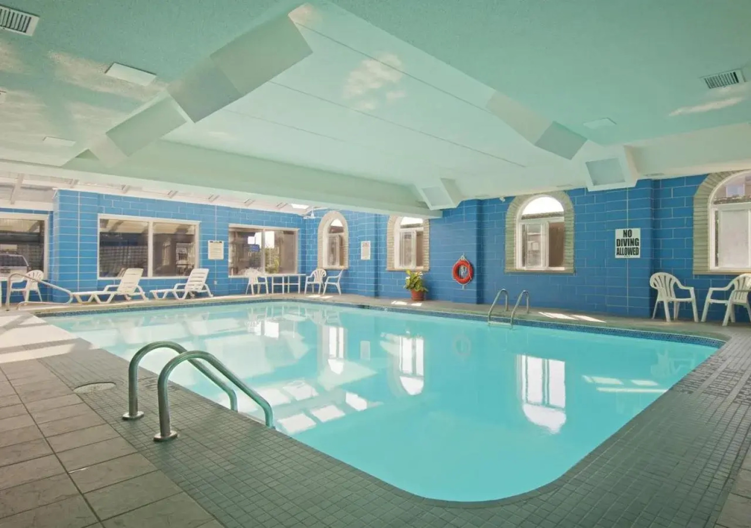 Super 8 by Wyndham Niagara Falls by the Falls