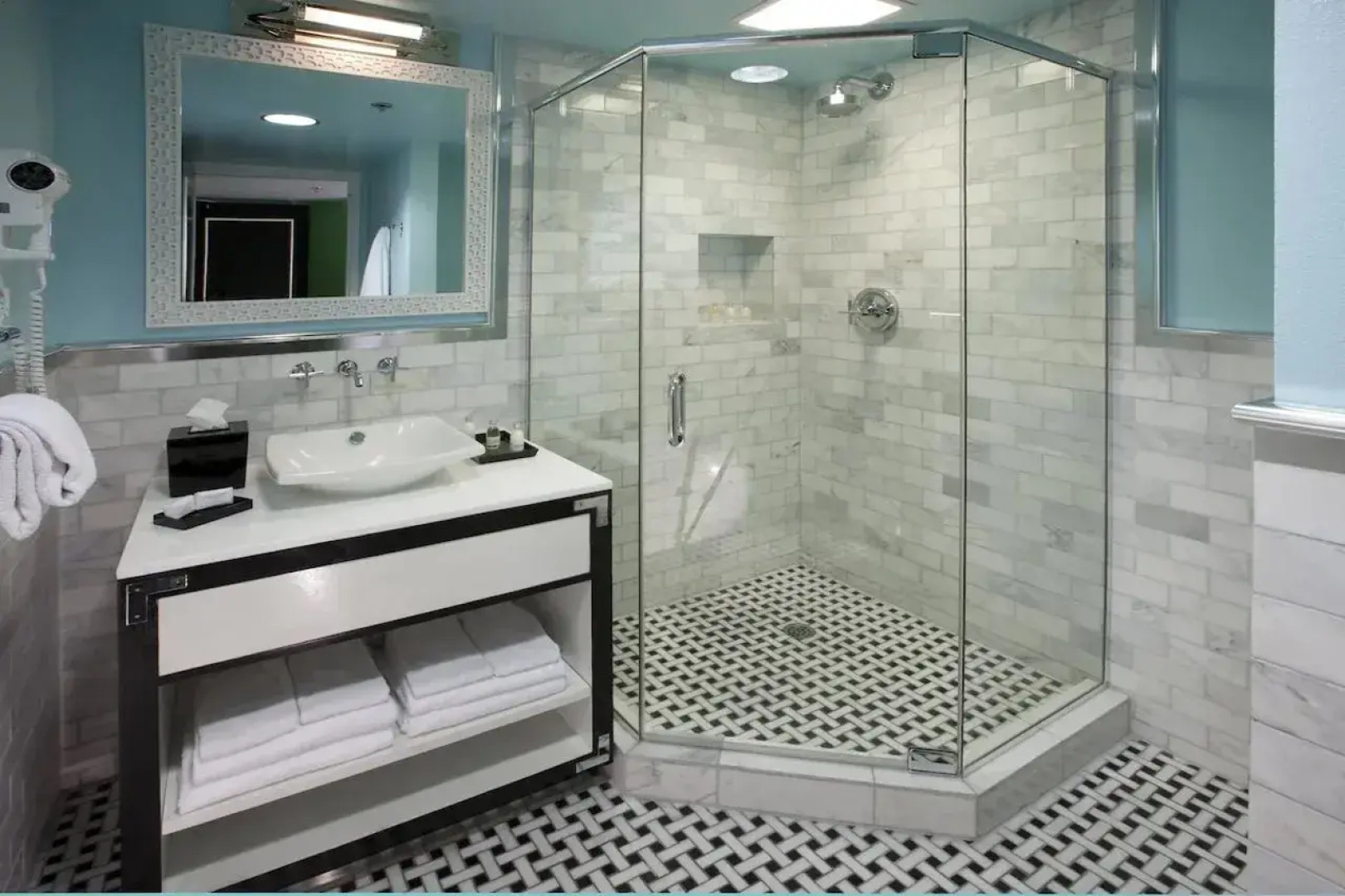 El Cortez Hotel and Casino - 21 and Over