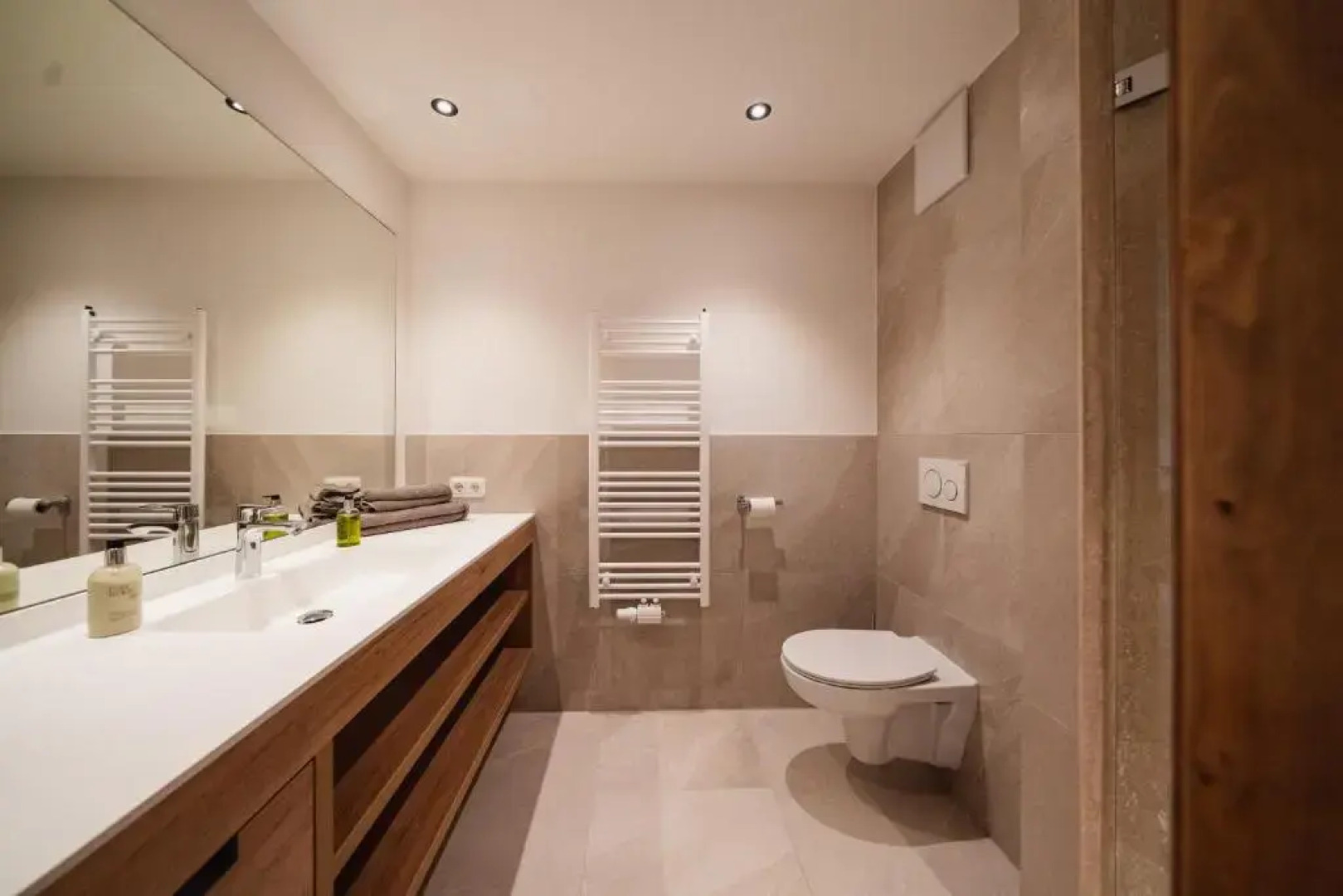 MONS suites wine passion