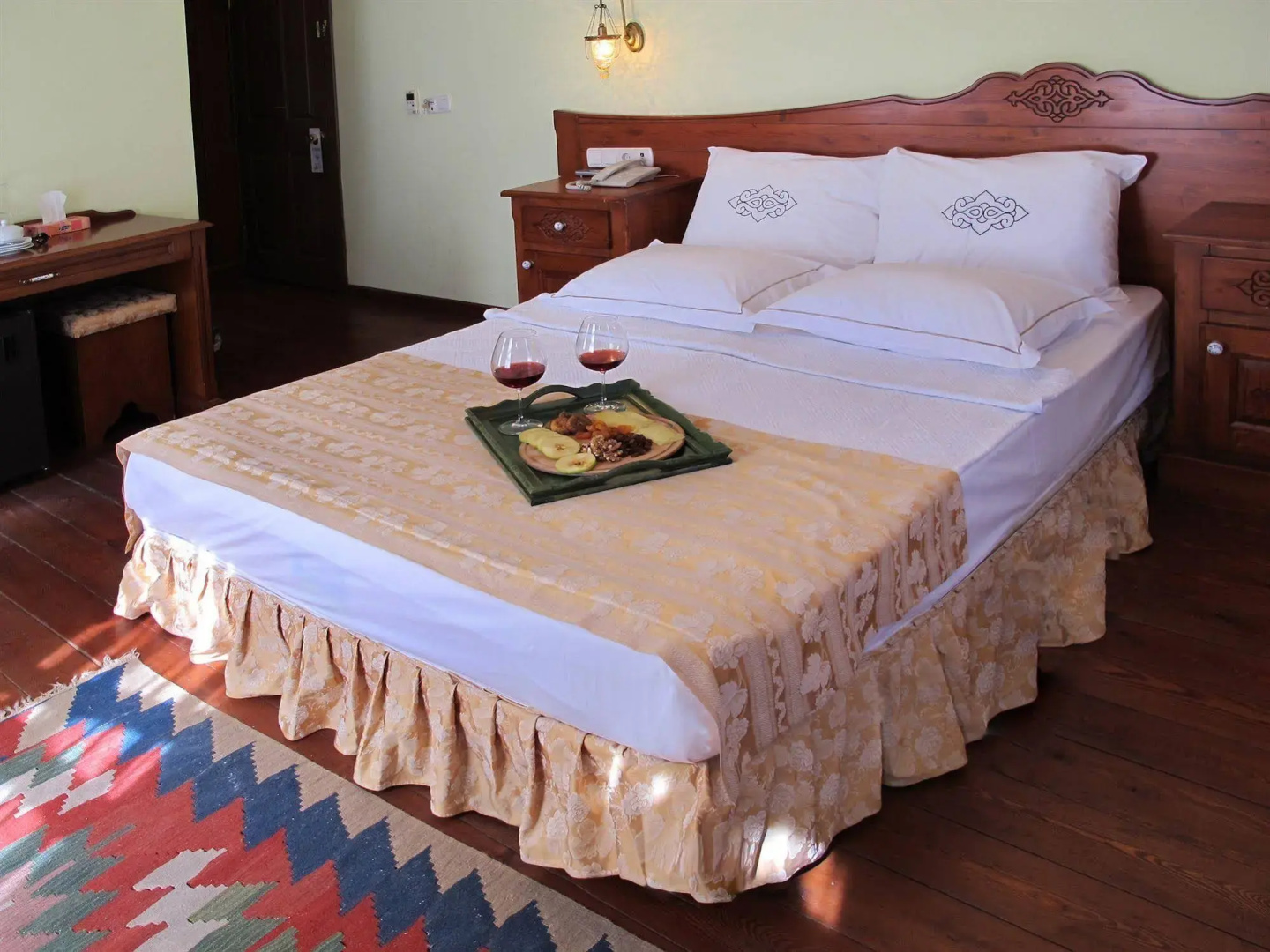 Rose Garden Suites