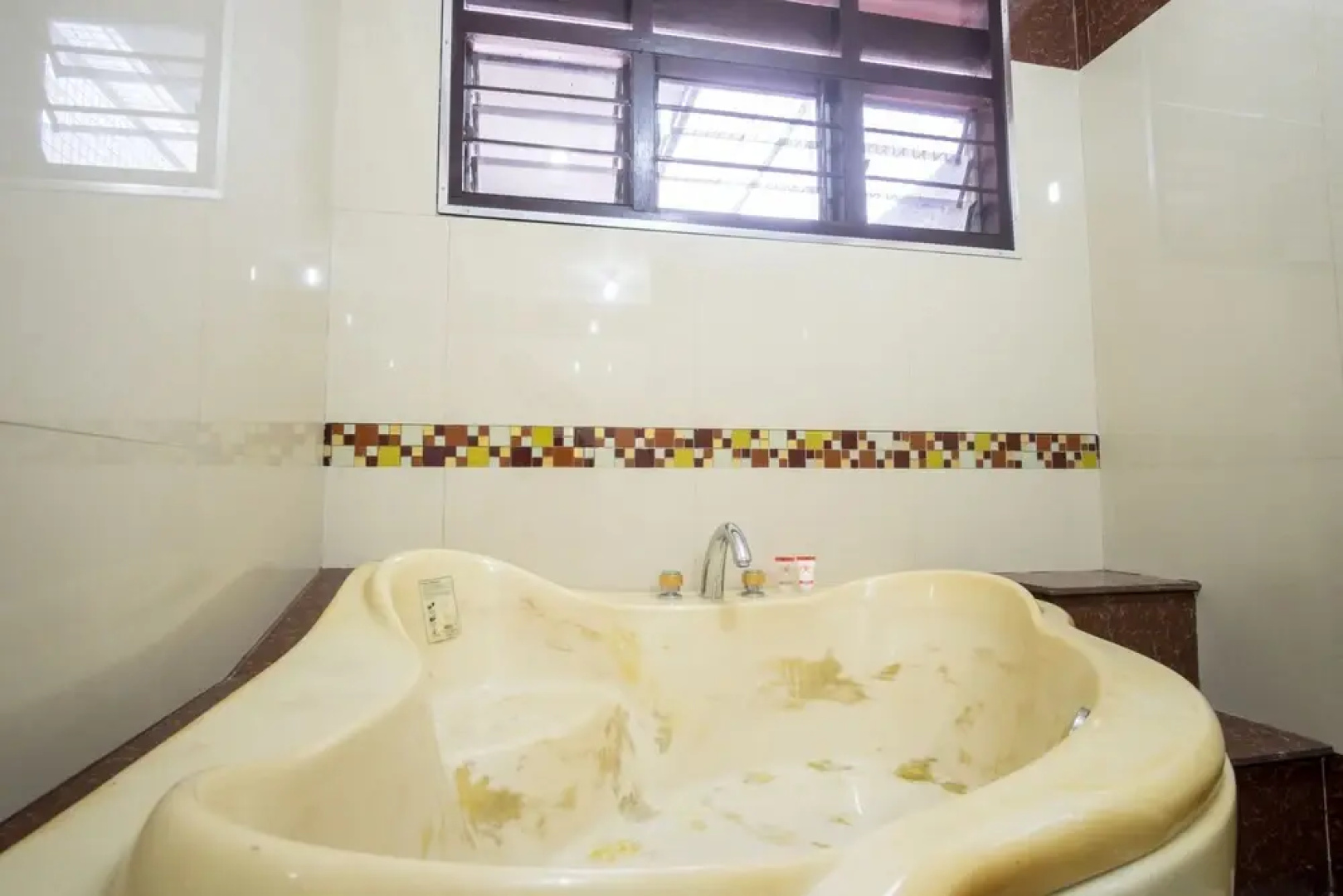 Naufal Guest House by OYO Rooms