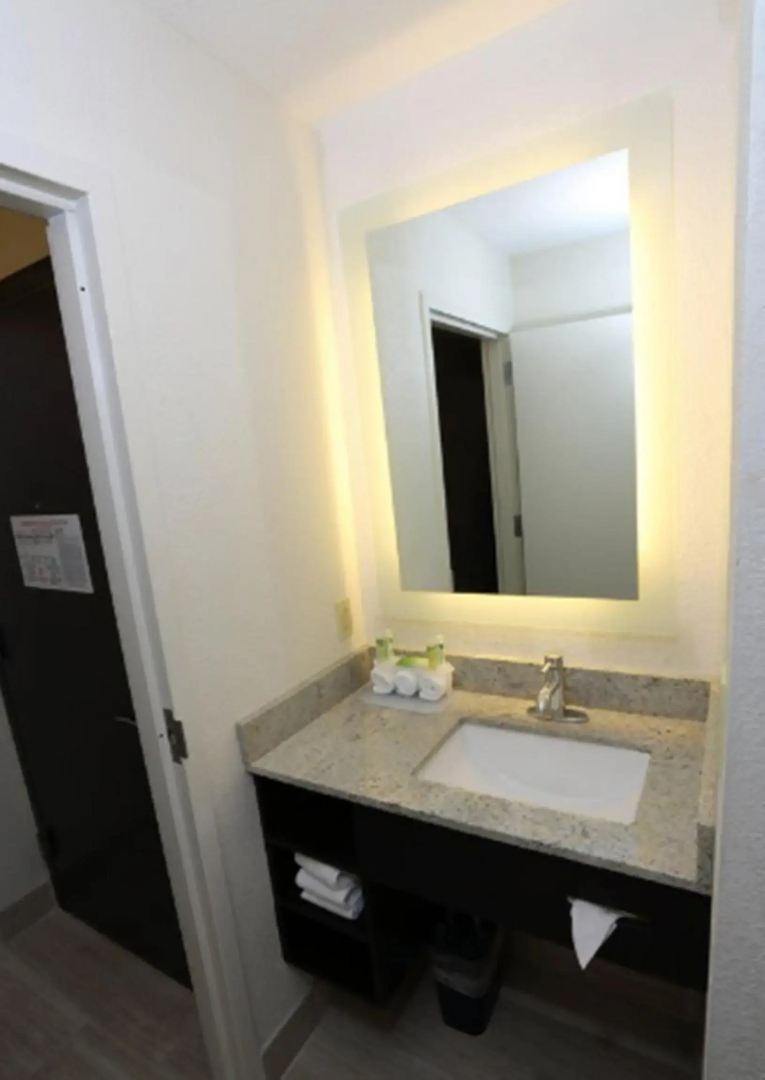 Holiday Inn Express Brentwood South - Cool Springs by IHG