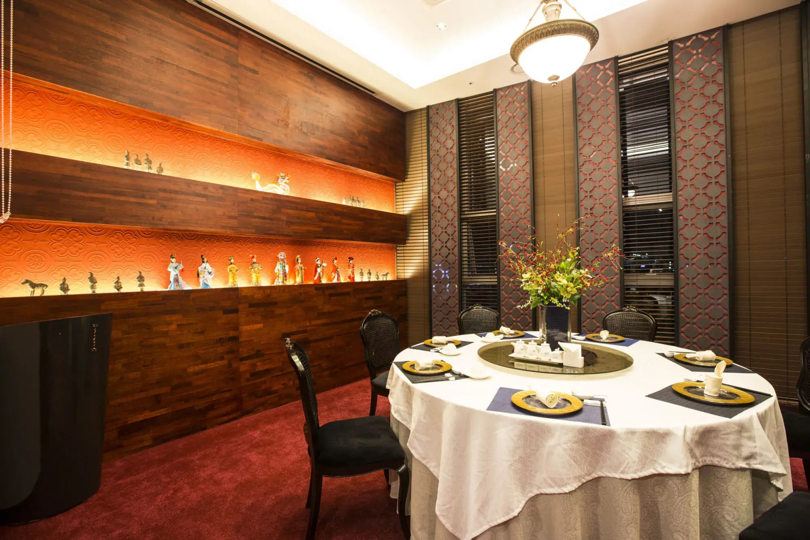 Isquare Hotel