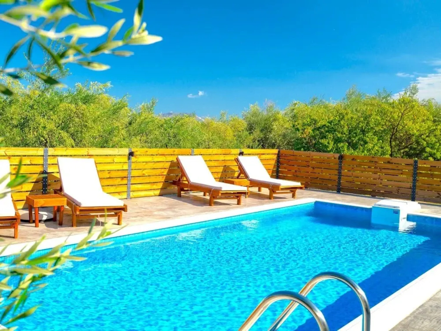 Stunning Villa in Galaro With Private Pool Near City Centre