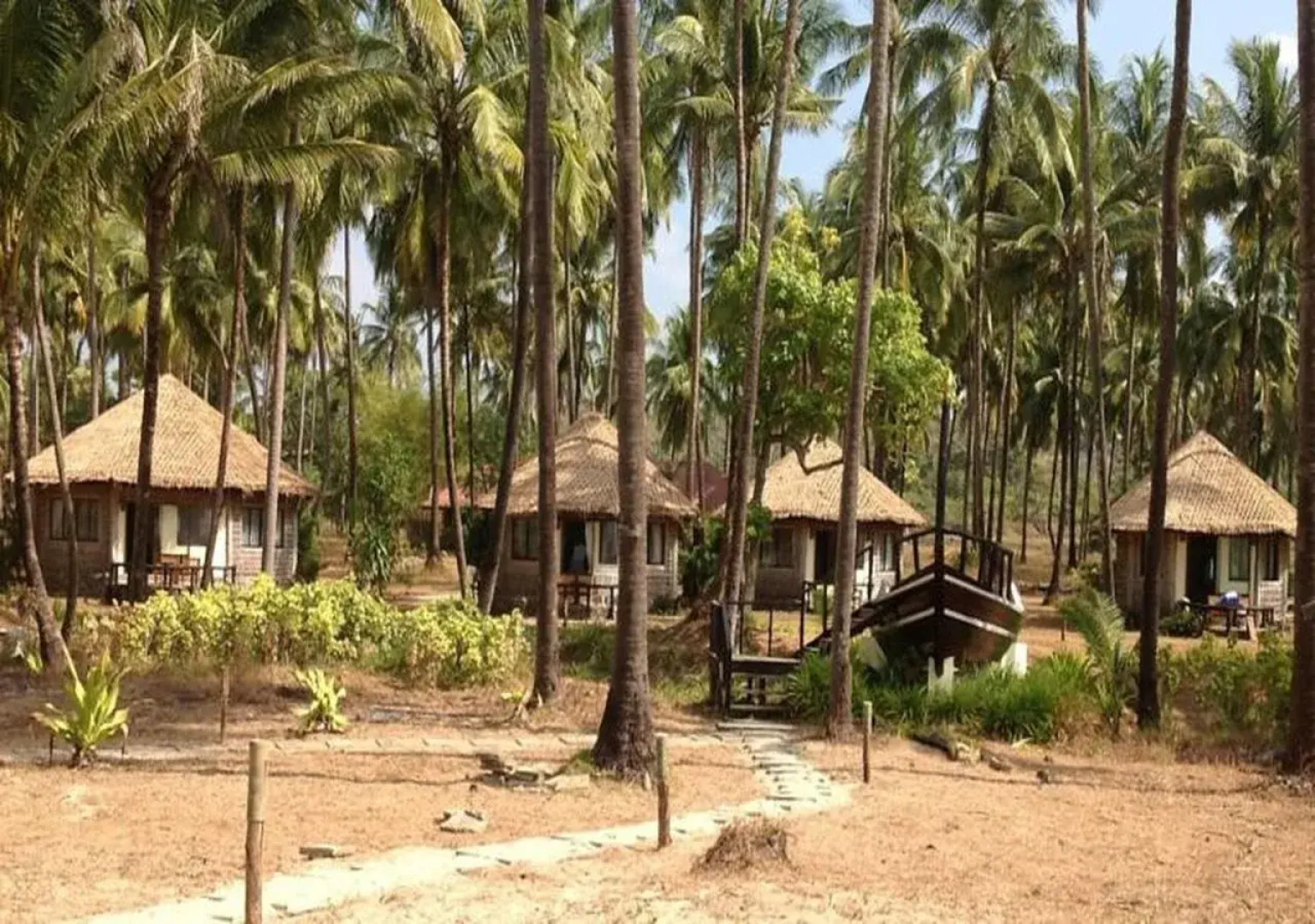 Central Hotel Ngwe Saung