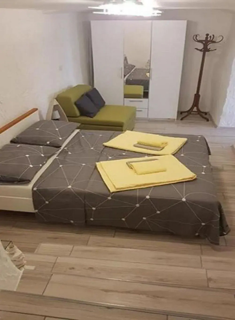 Apartment Mario - 50 m from sea : A1 Novi Vinodolski, Riviera Crikvenica